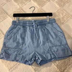 Universal Thread Light Blue Cargo Mid Rise Shorts
